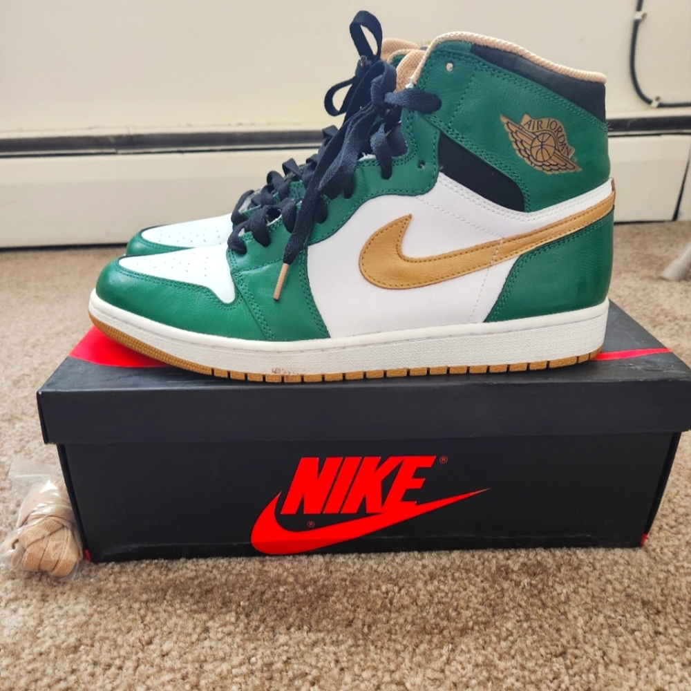 Jordan 1's Green & Gold
